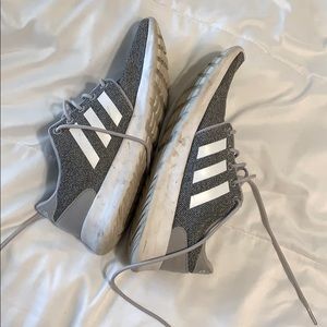 Adidas sneakers size 8.5 gray gently worn